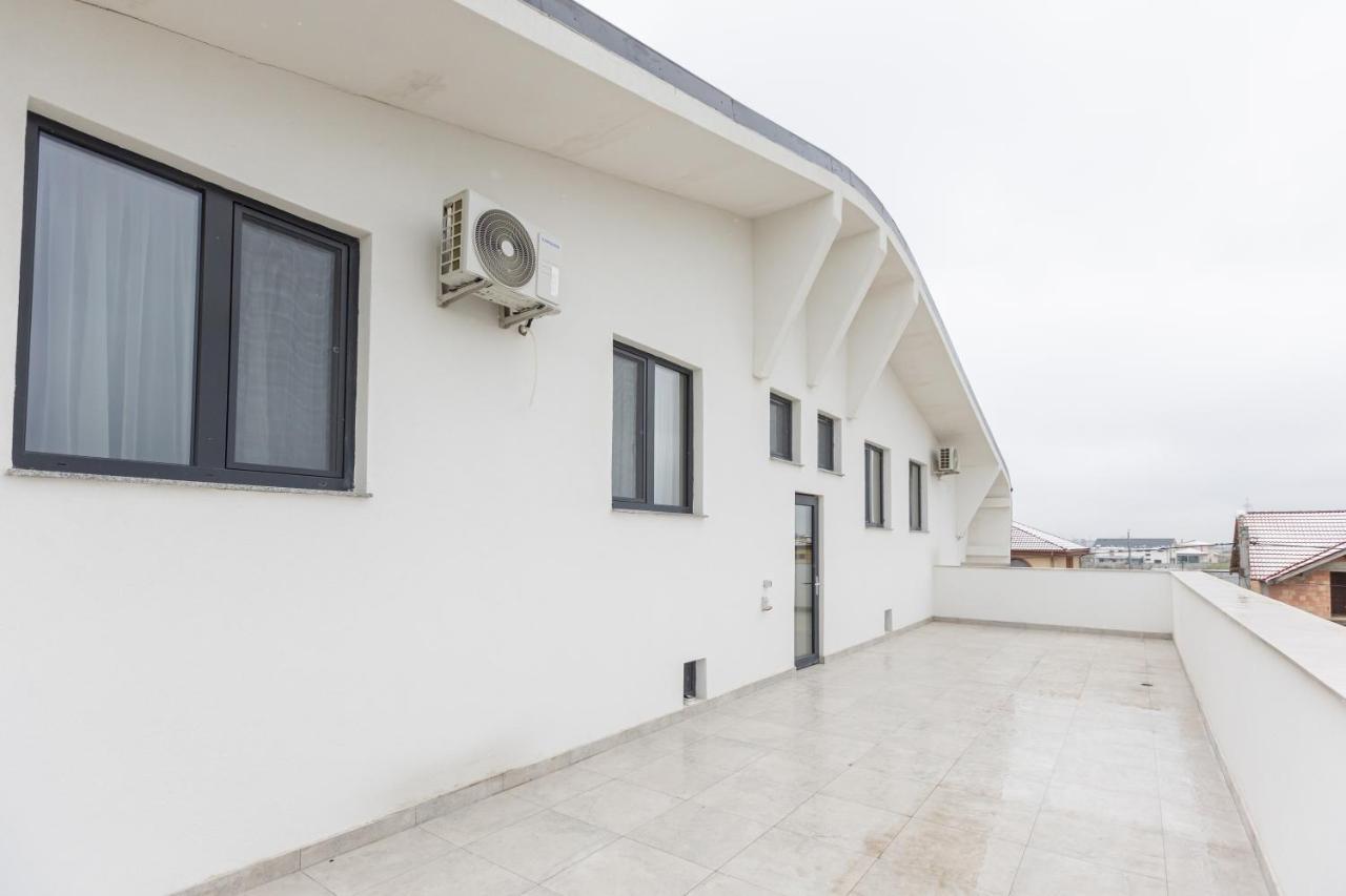 Villa Class Sînmartin Exteriör bild